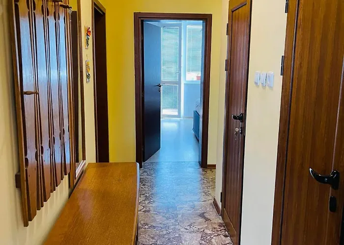 Sunny Cozy Flat In The Centre, Close To Beach, 4 Rooms, 105sqm Apartment