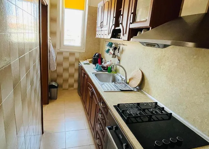Apartment Sunny Cozy Flat In The Centre, Close To Beach, 4 Rooms, 105sqm *