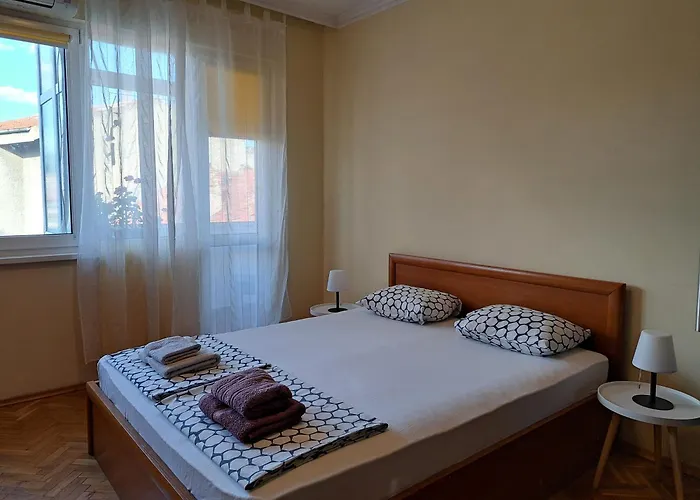 Apartment Sunny Cozy Flat In The Centre, Close To Beach, 4 Rooms, 105sqm