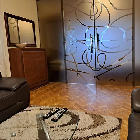 Sunny Cozy Flat In The Centre, Close To Beach, 4 Rooms, 105sqm ヴァルナ